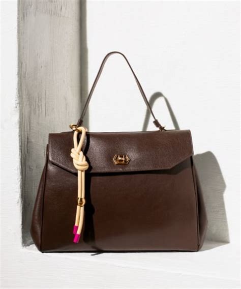 Bolsas Tote Feminina: Preta, Branca, Nude e mais I AREZZO.